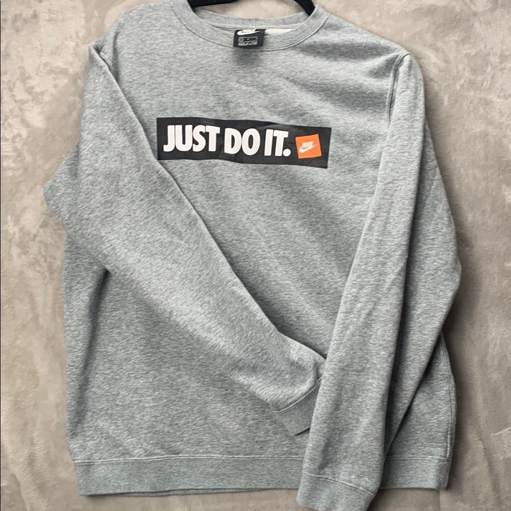 NIKE | LARGE MENS | CASUAL CREW SWEATSHIRT in GREY ORANGE FA180305TWC